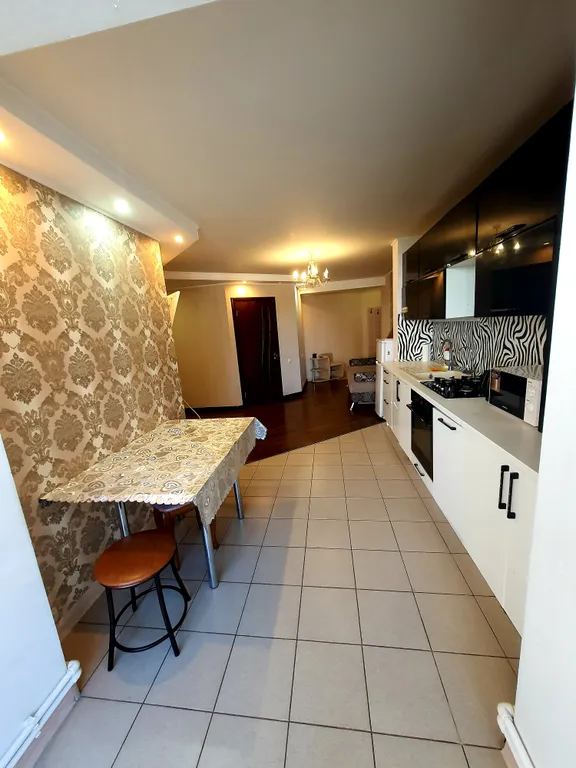 Большая трёхкомнатная квартира