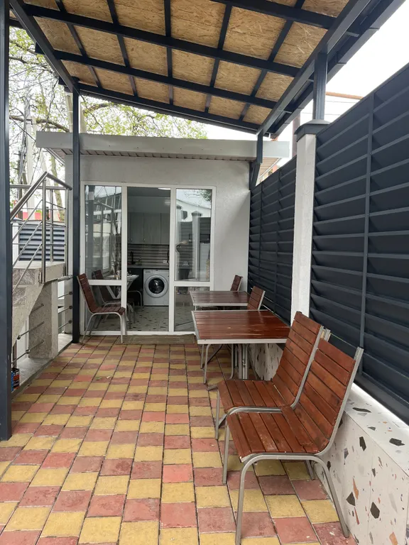 Уютные комнаты в современном хайтеке