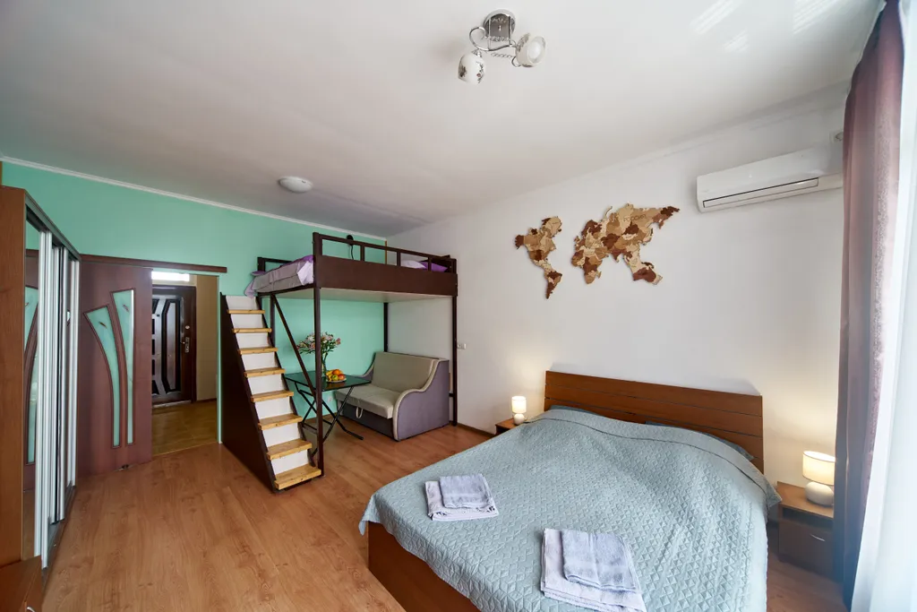 Комфортабельные 6-местные апартаменты с видом на море