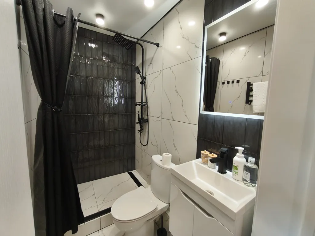 Домик с террасой и мангалом среди природы