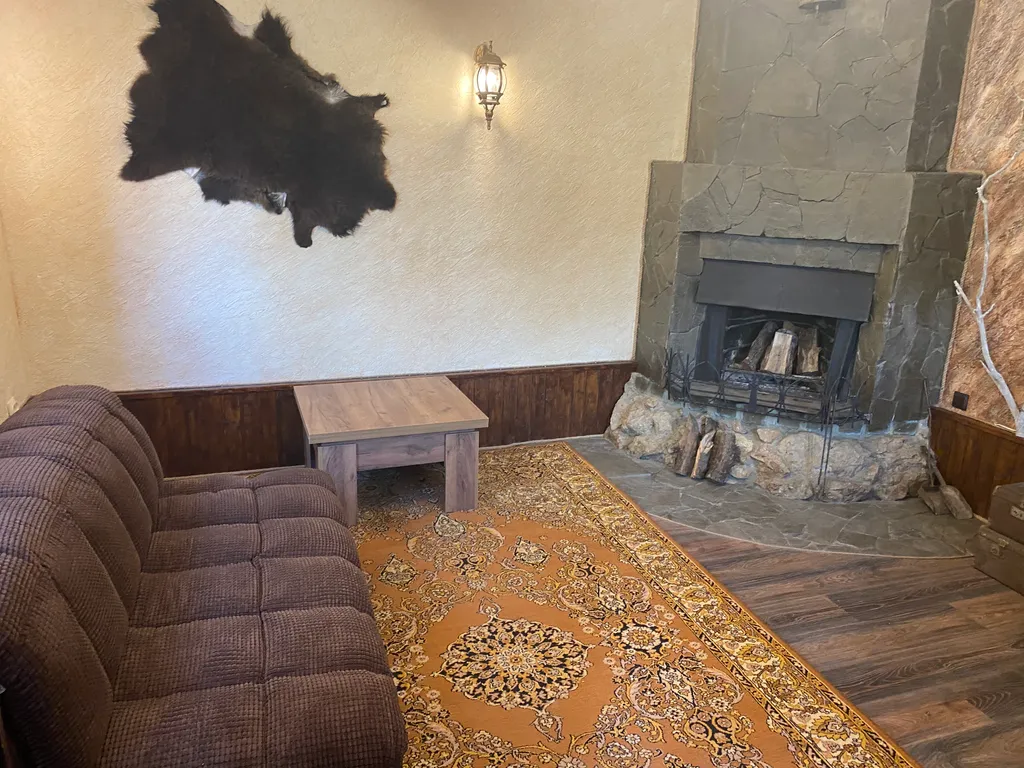 Коттедж Дом с камином в экопоселке у подножья гор — Инкерман