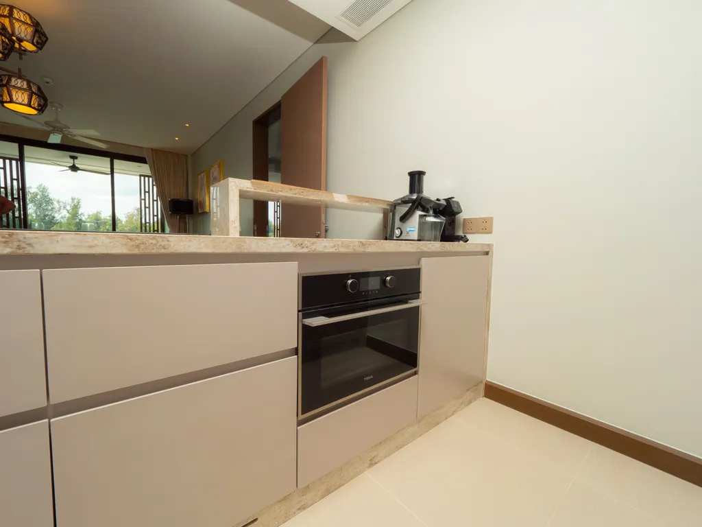 Angsana Oceanview Apartments with jacuzzi in Laguna area N122