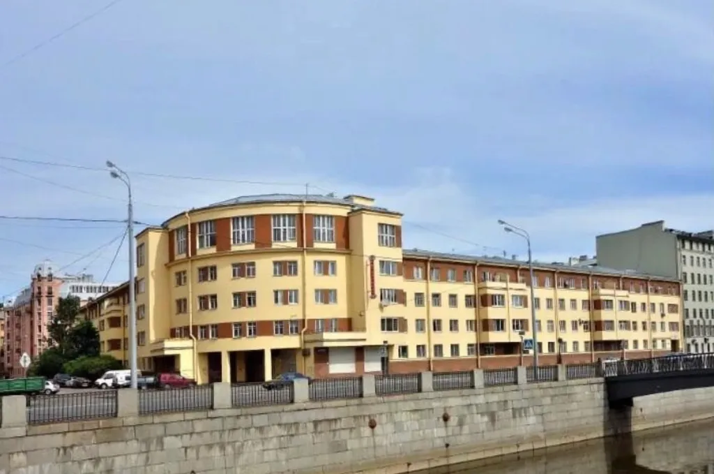 Квартира Квартира Двужэтажная романтика с видом на канал — Санкт-Петербург