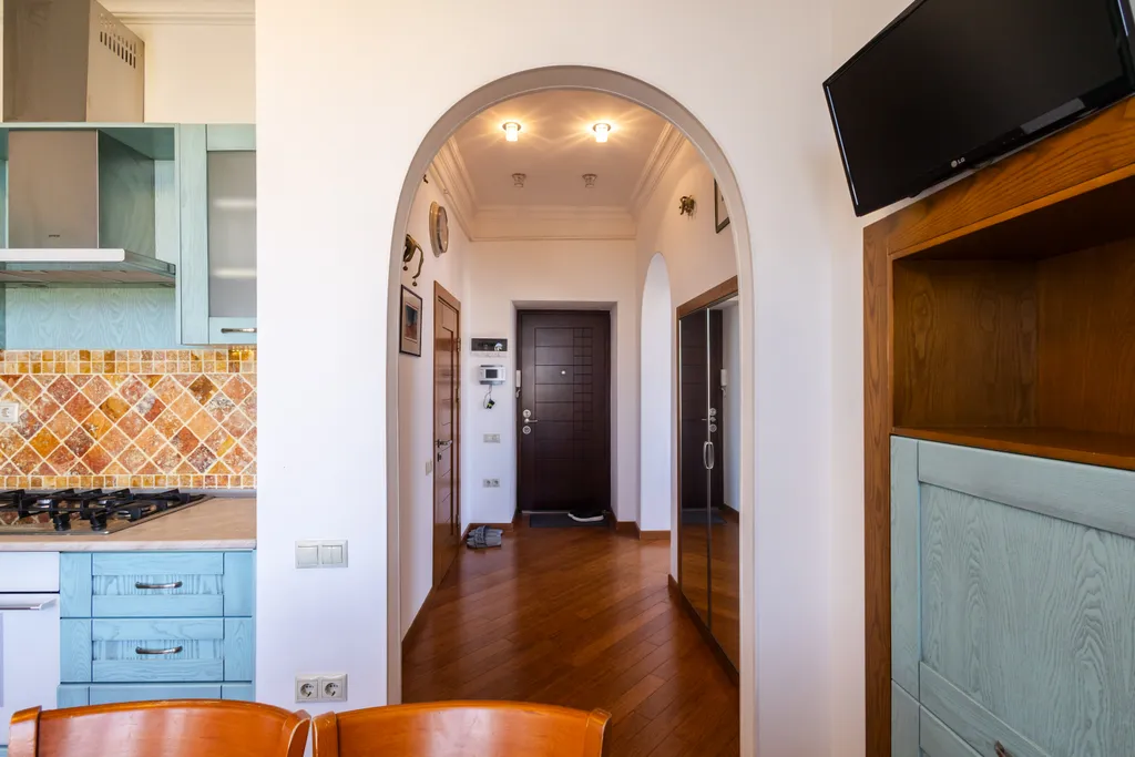 Апартаменты с видом на торговую улицу