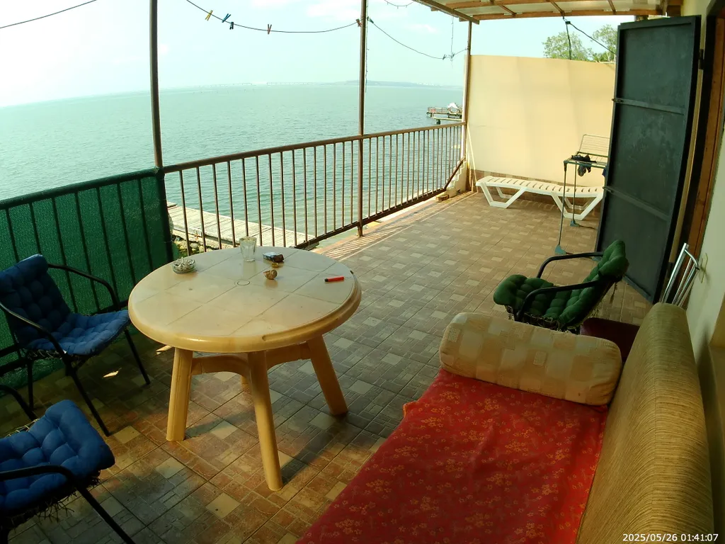 Дом-эллинг на берегу Керченского пролива