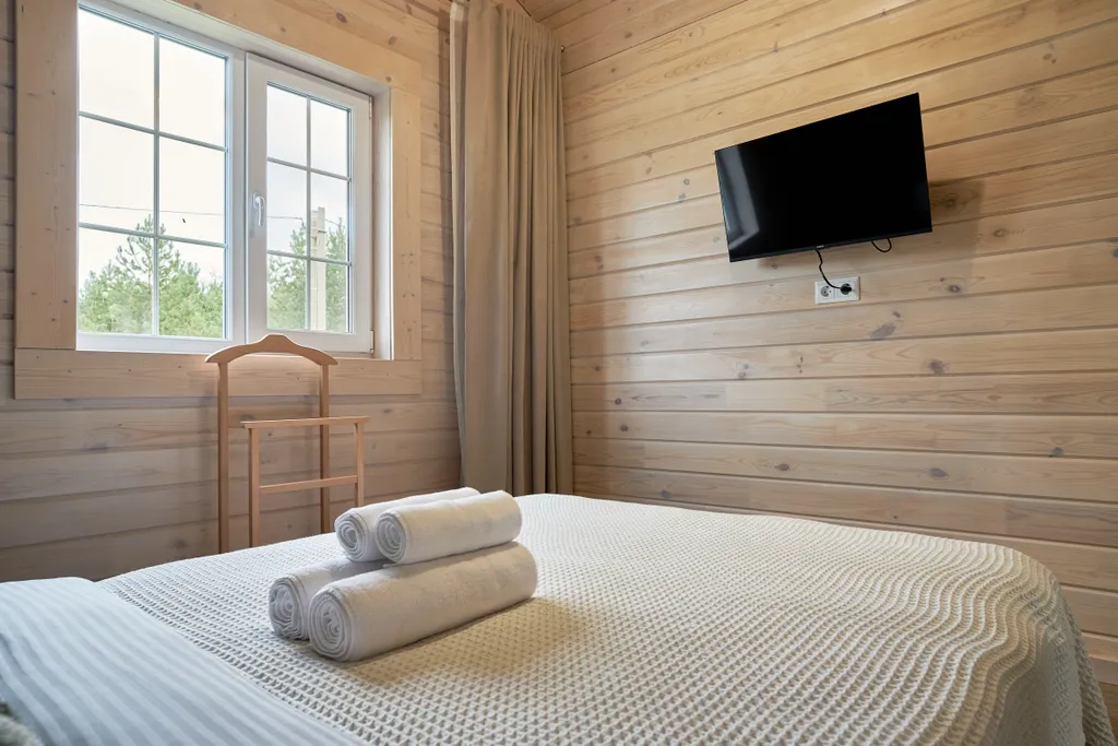 Дома из клееного бруса в хвойном лесу у Камского Моря и Семрука