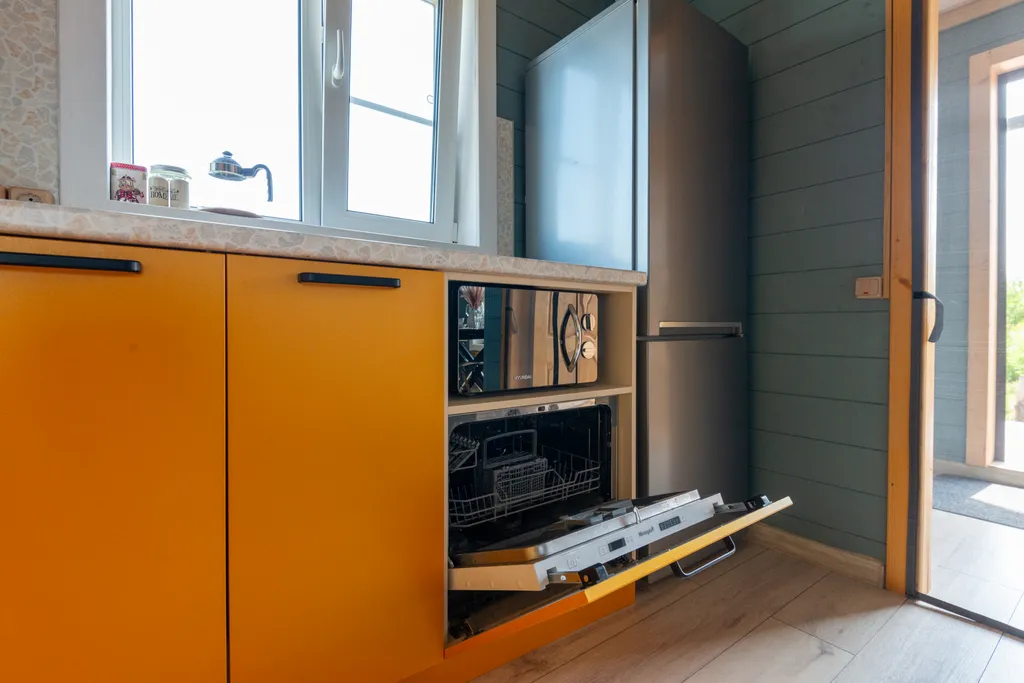 Дом на берегу реки с банным чаном