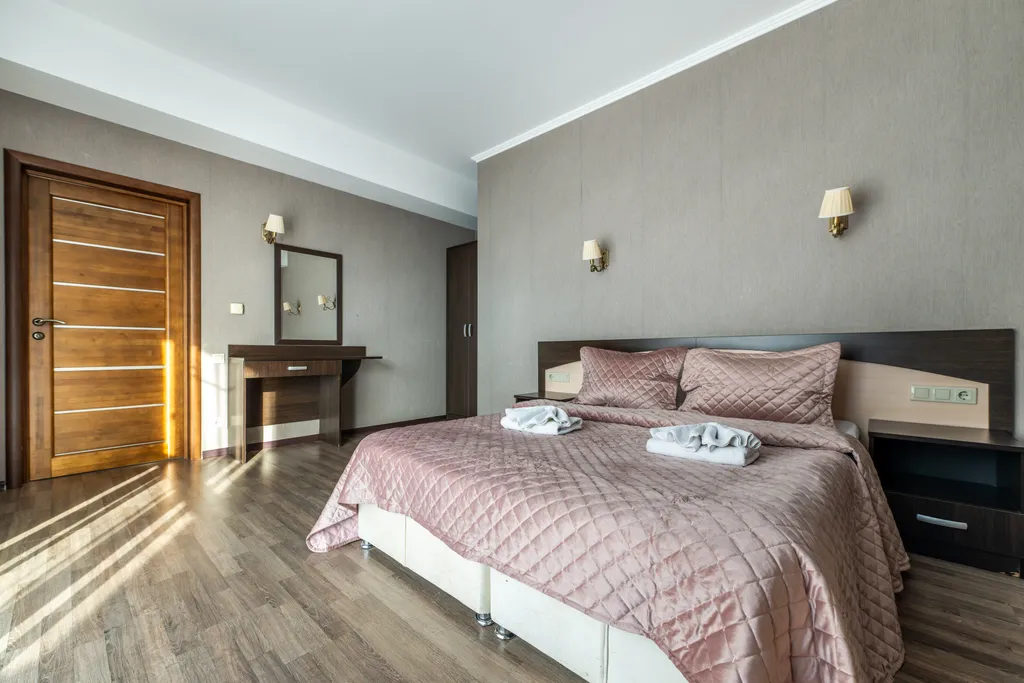 Видовые апартаменты, панорамные окна в гостиной ваши