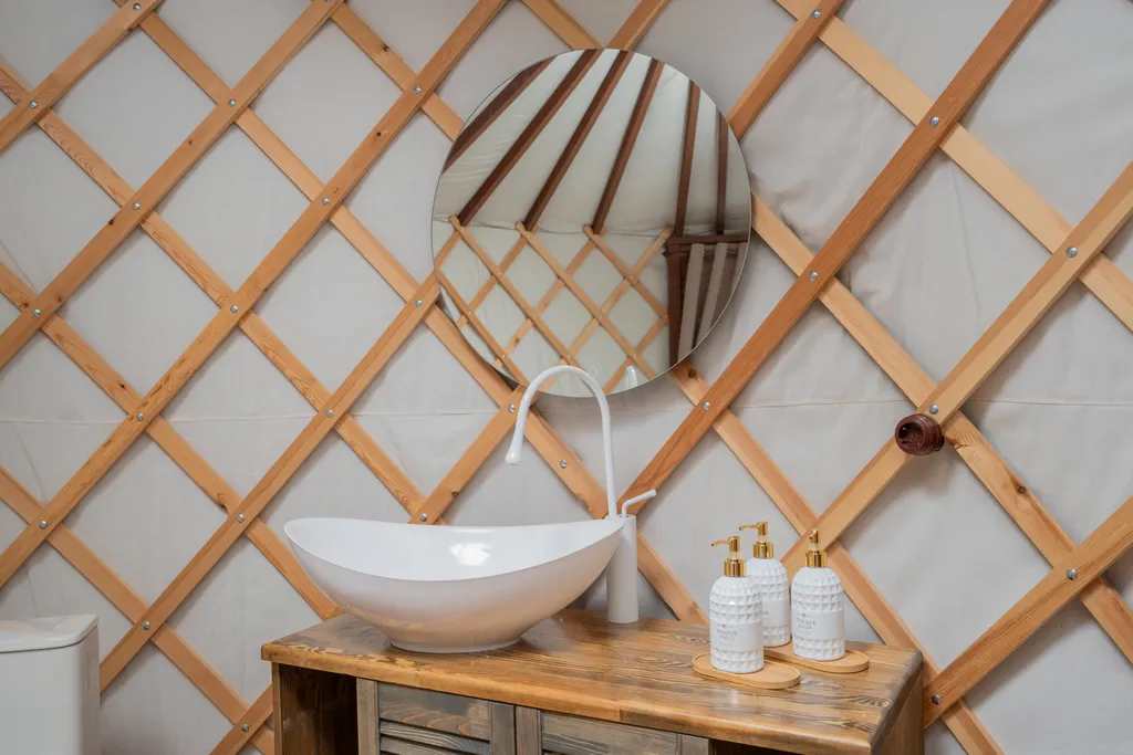 Глэмпинг в лесу