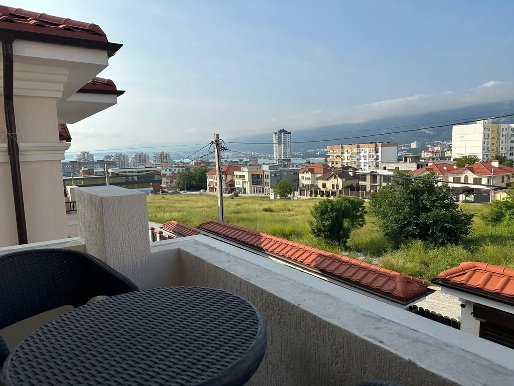 Роскошный дом с бассейном и сауной