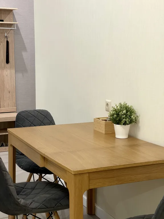 Дизайнерская квартира с бассейном и выделенной спальней