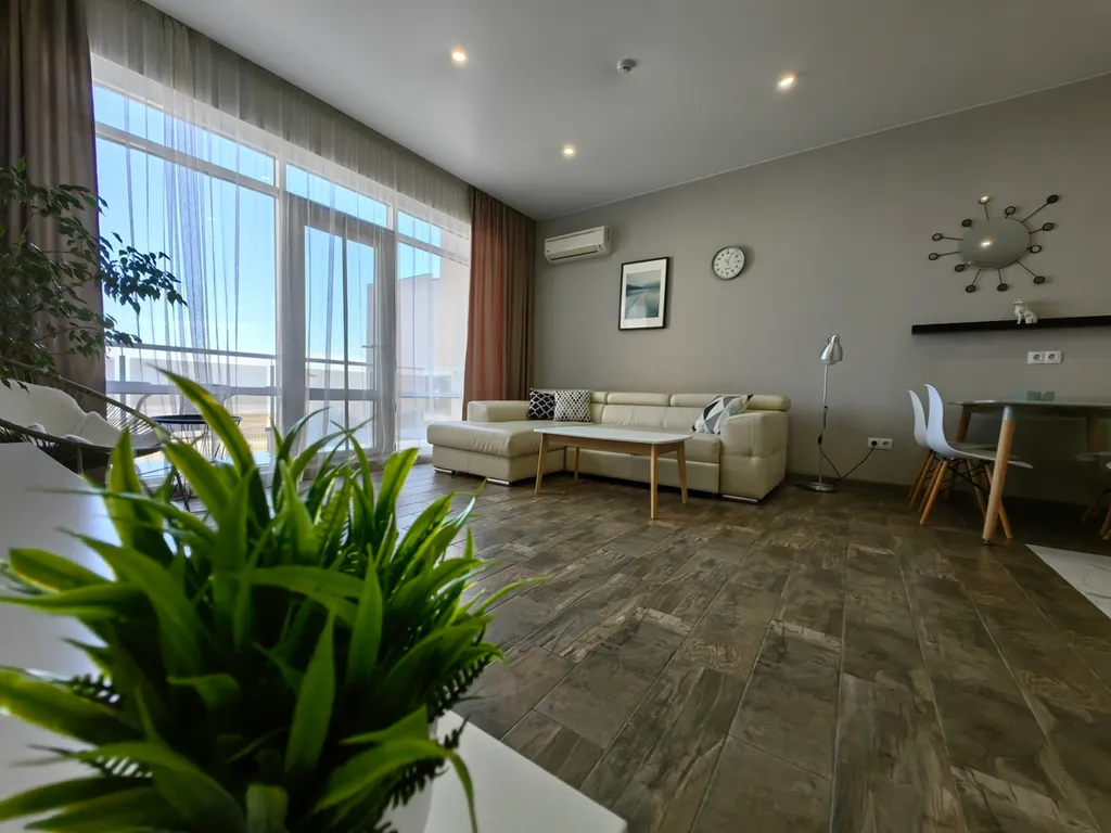 Апартамент на первой линии моря