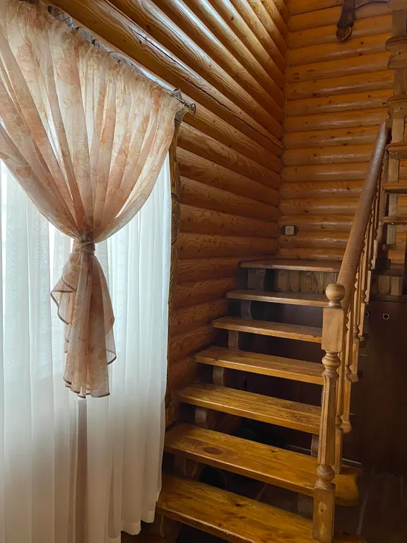 Деревянный сруб на Западном побережье Крыма