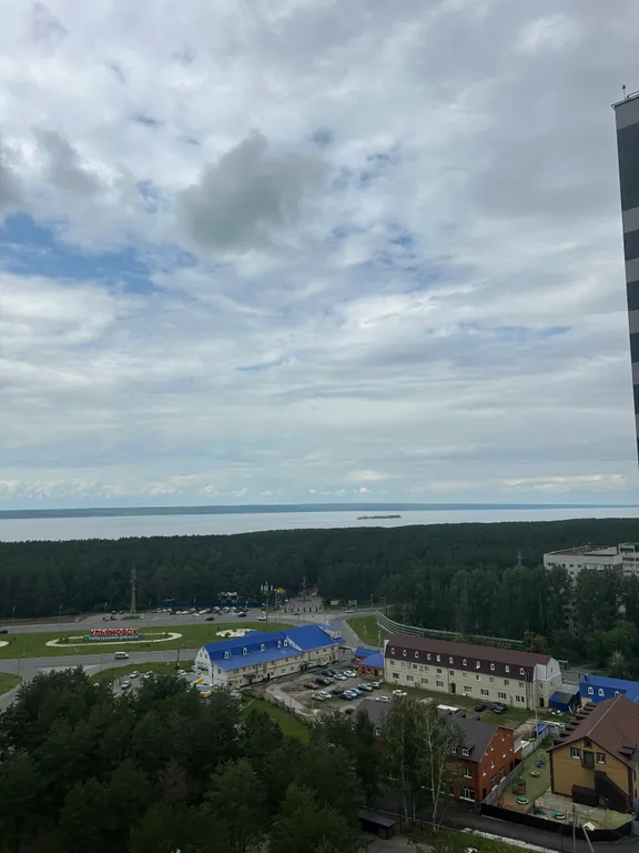 Квартира на 17 этаже у моста