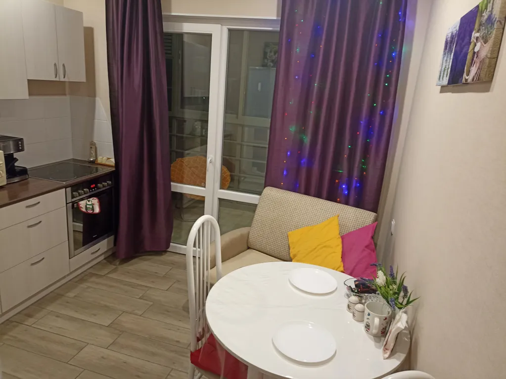 Новая квартира с панорамным балконом в расширенном центре