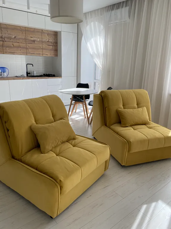 Светлая студия на берегу Волги в центре города