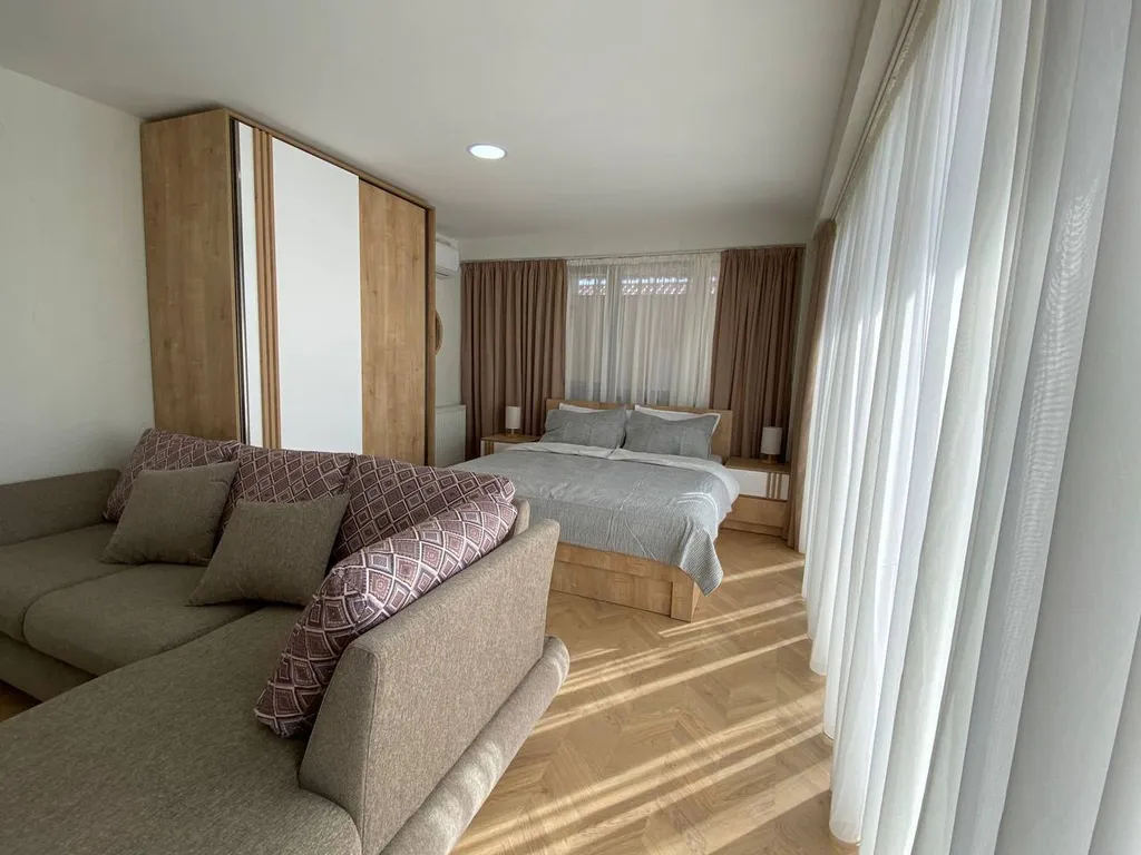 Квартира на 2-4 гостя с просторной террасой и бесплатной парковкой