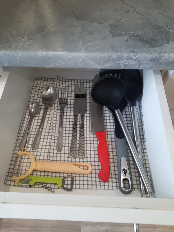 Квартира с панорамными окнами в новом ЖК у самолета