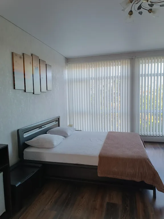 сдается коттедж 2  этажа.130 кв. м, с тремя отдельными комнатами