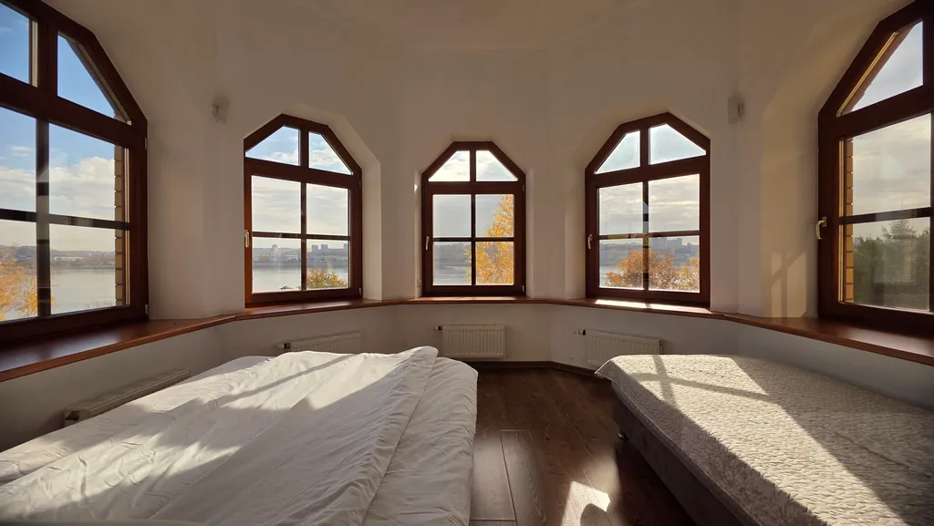 Коттедж на берегу камы