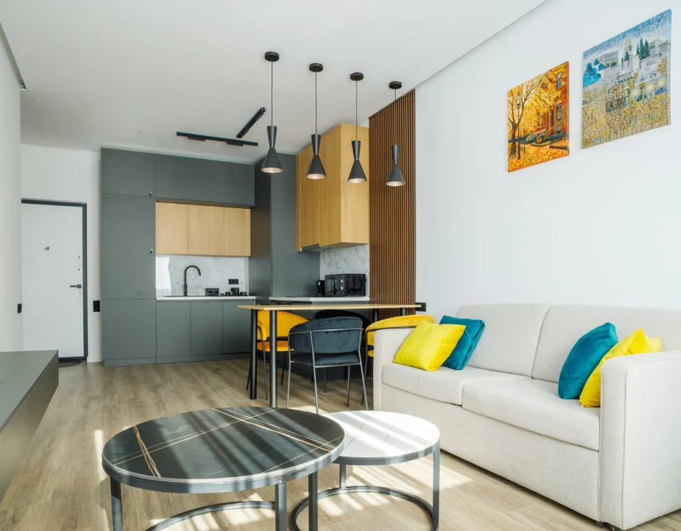 Стильная квартира рядом с метро 300 Арагвинцев