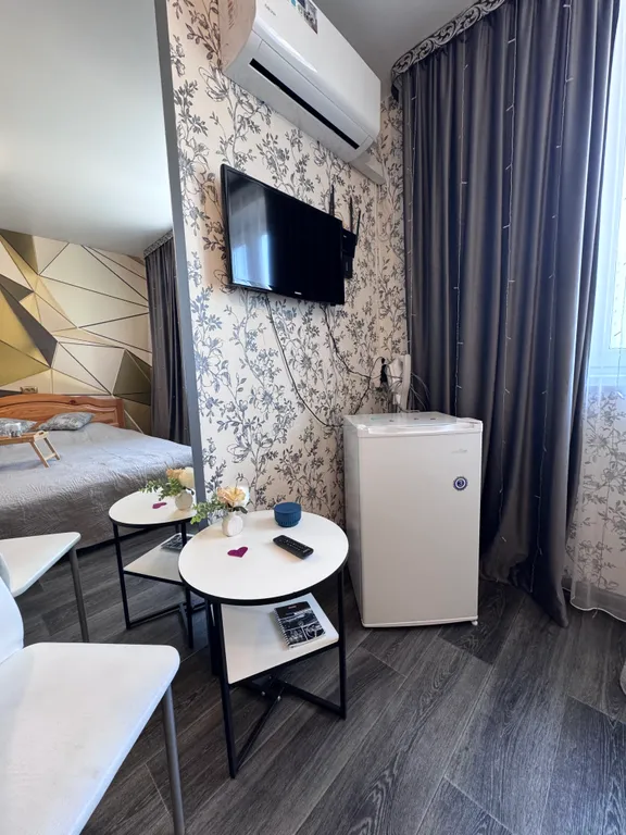 Тёплая уютная светлая студия с красивой локацией