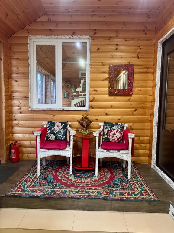 Просторный дом с банькой и видом на храм