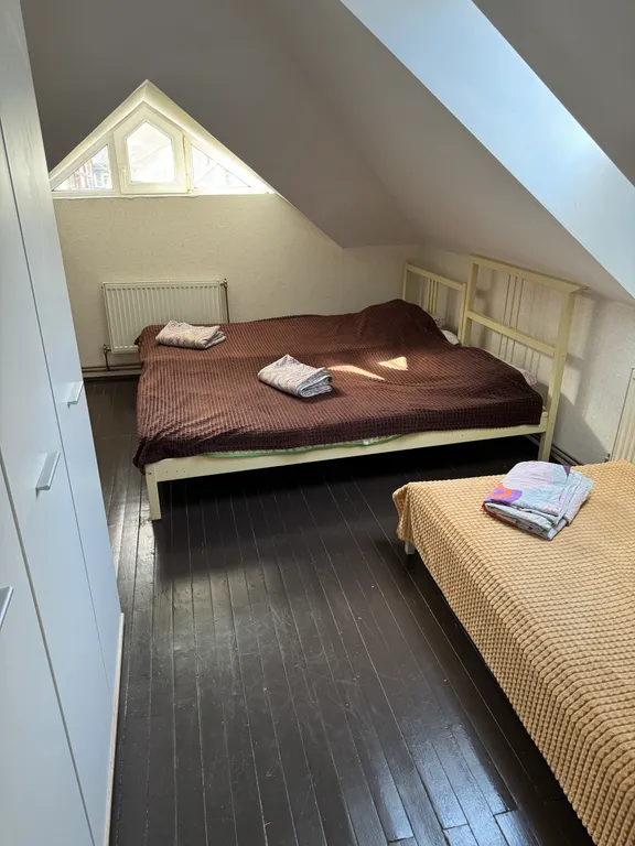 Дом в центре города с бассейном и баней