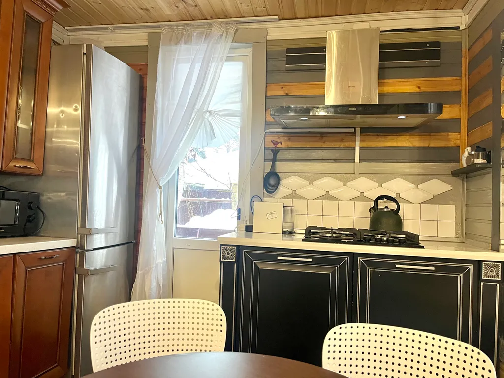 Дом с олененком и гортензиями