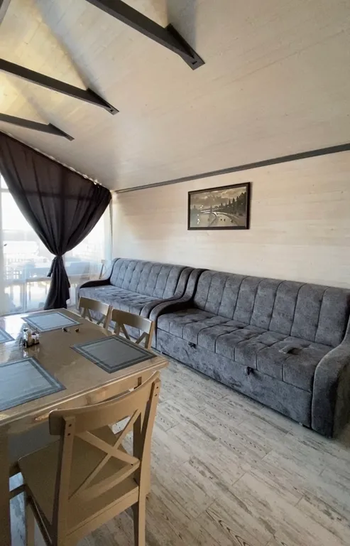 Домик на берегу моря