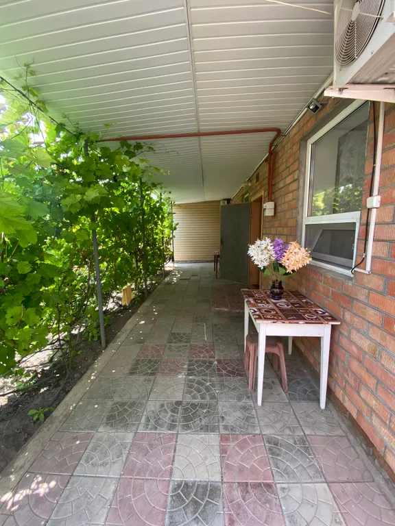 Коттедж Уютный дом на 1 линии самого чистого пляжа в городе — аренда посуточно в Ейск