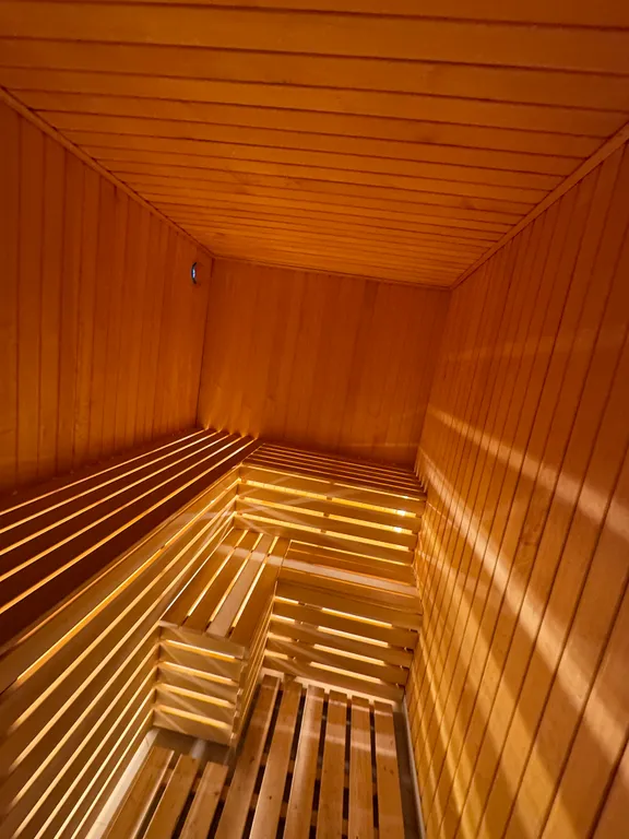 Дом с баней и джакузи