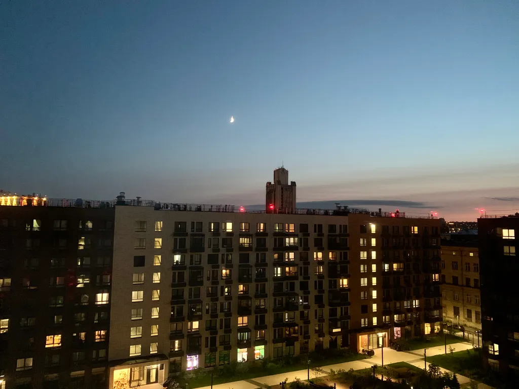 Студия у метро Лесная