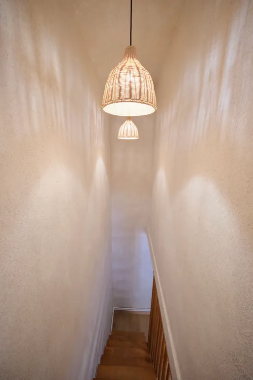 Двухэтажный дом с кухней