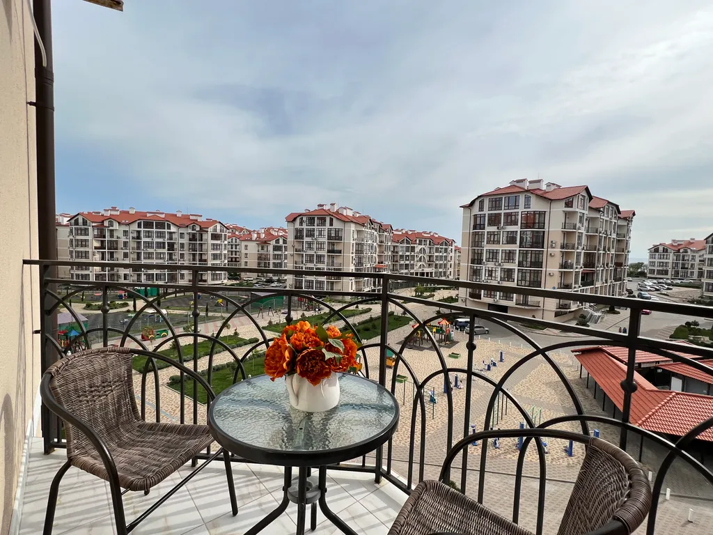 Большая квартира с 2 балконами — аренда посуточно в Геленджик