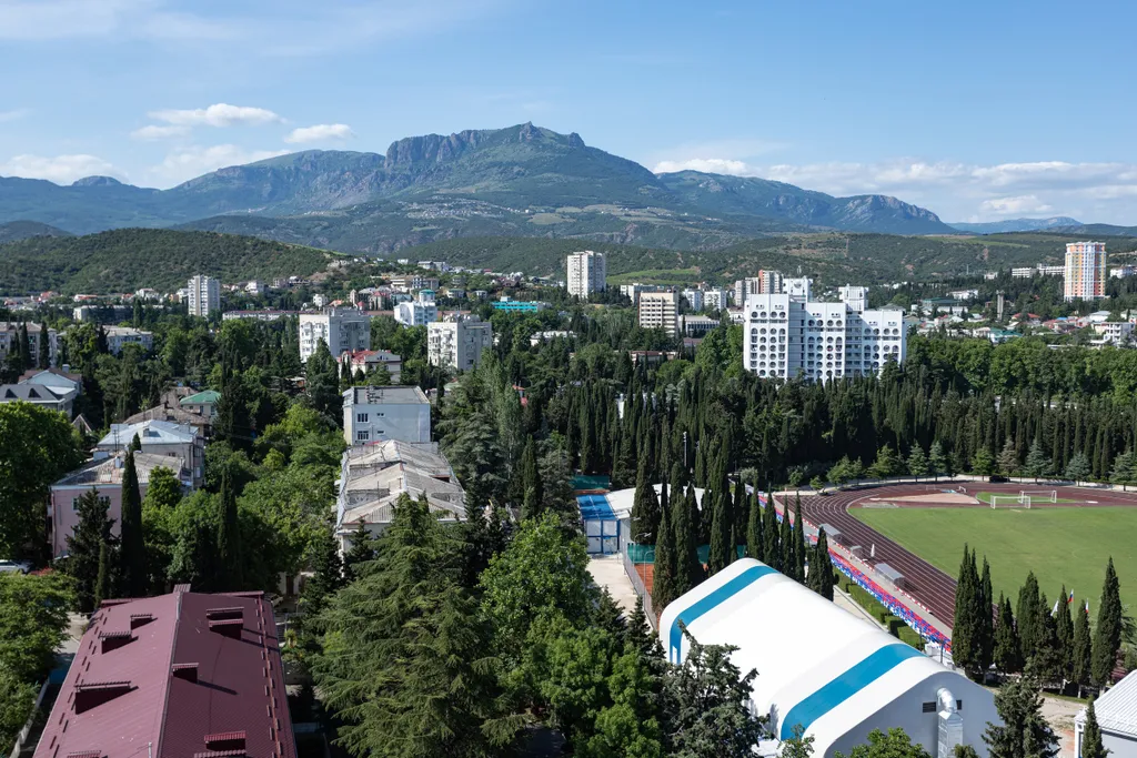 Просторная 2-х уровневая квартира с панорамным видом