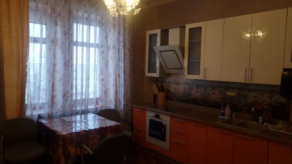 Прекрасная большая квартира в историческом центре грода