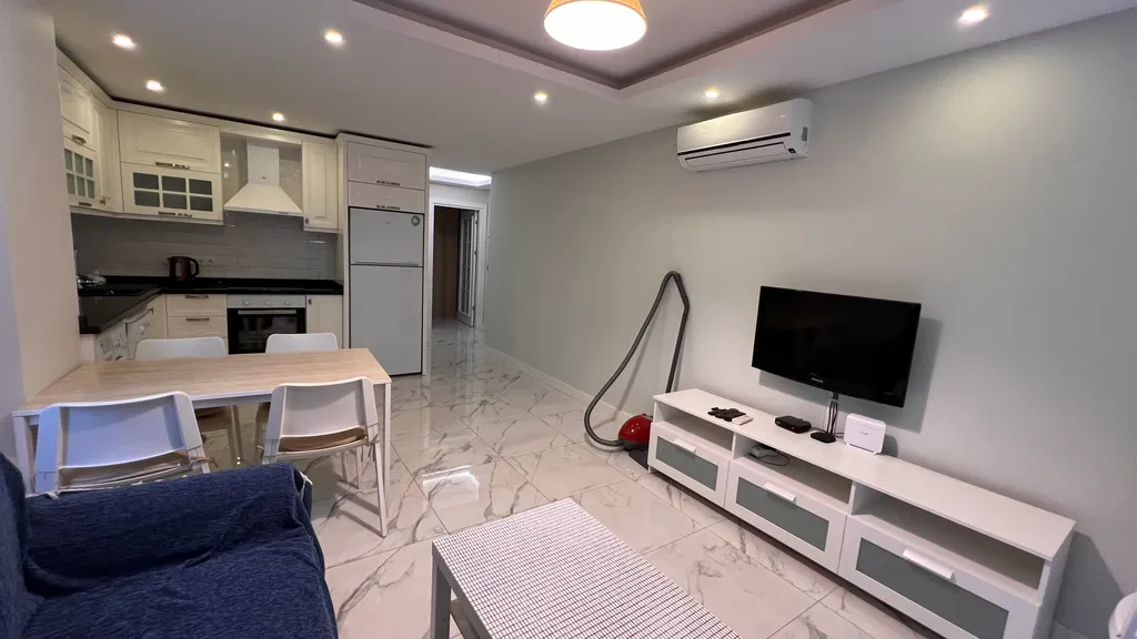 Alanya centre Kleopatra beach 100m to the sea