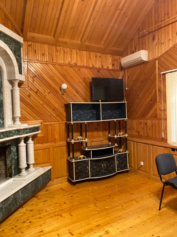 Дом на берегу реки