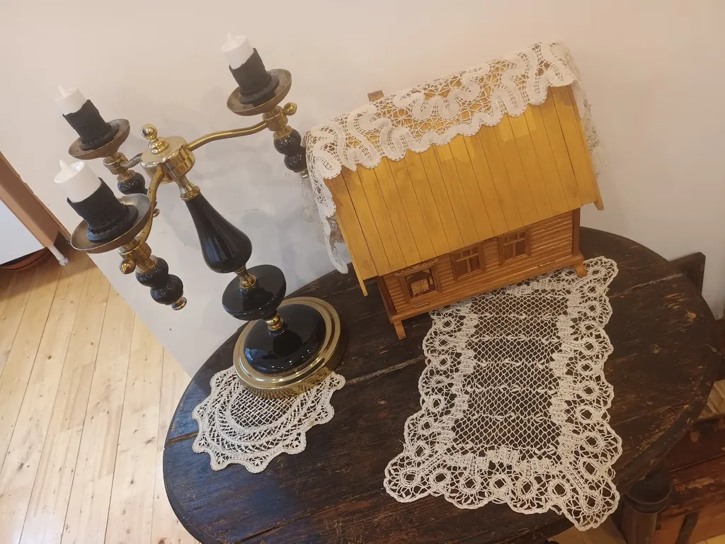 Зелёный дом на Набережной вблизи Кремля