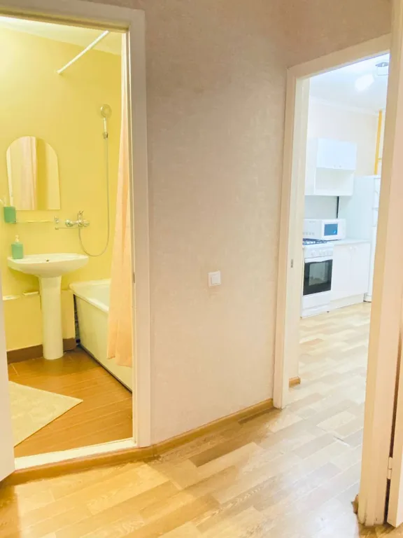 Уютнaя cветлaя квартира в центре рядом с парком Победы