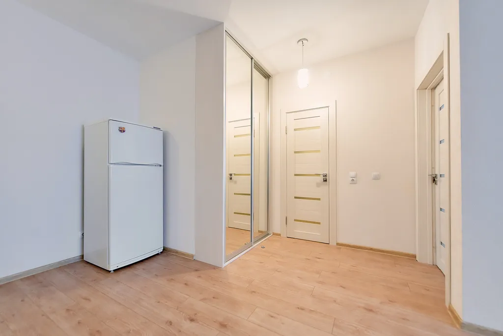 2-комнатная квартира на метро Грушевка с паркингом