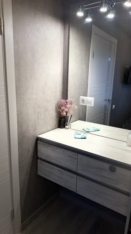 Уютная видовая современная квартира