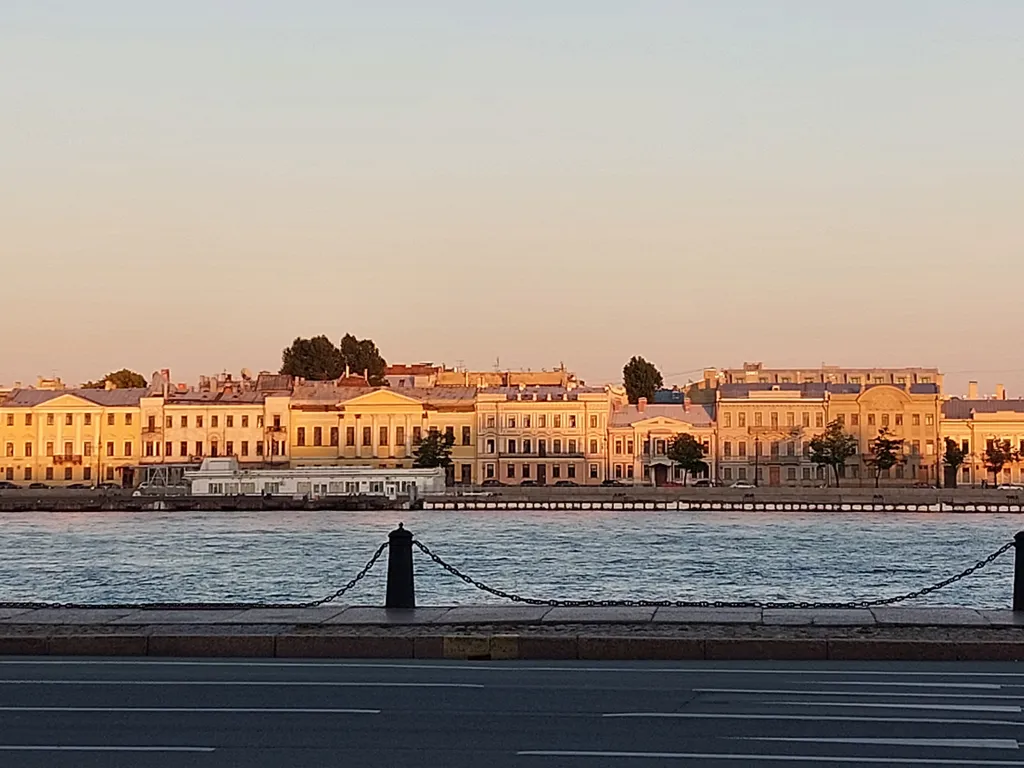 Квартира на набережной в центре у моста