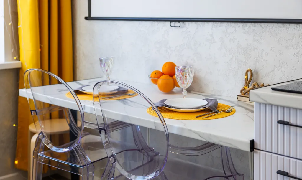 Уютная кино-студия с проектором