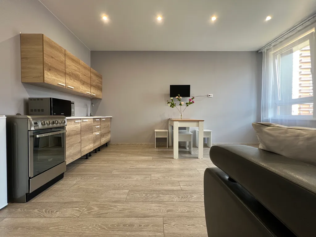 Просторная 1-к кв у ЖД вокзала. Не берем оплату за финальную уборку