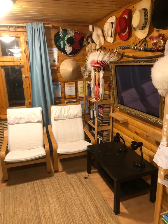 Домик в сосновом лесу