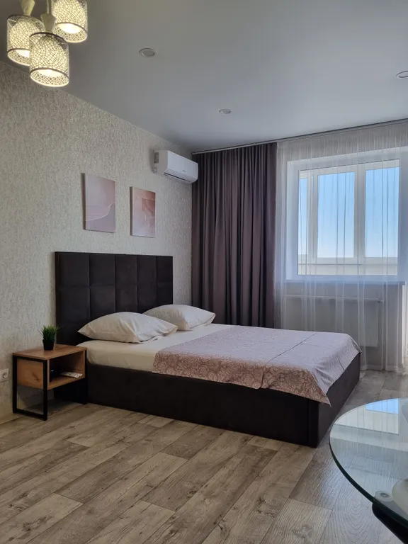 Светлая уютная студия в центре с видом на Энгельс, Саратов и Волгу