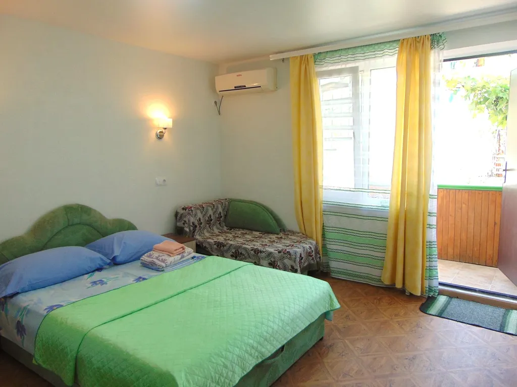 Апартамент Мята – уютное жилье в виноградном украшении на 2 этаже