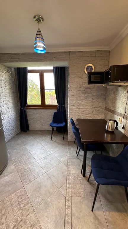 Квартира Светлая, уютная 3-комнатная квартира со всеми удобствами — Гагра